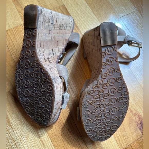 Michael Kors Amber Cork Wedge Sandals size 9 - Picture 6 of 7
